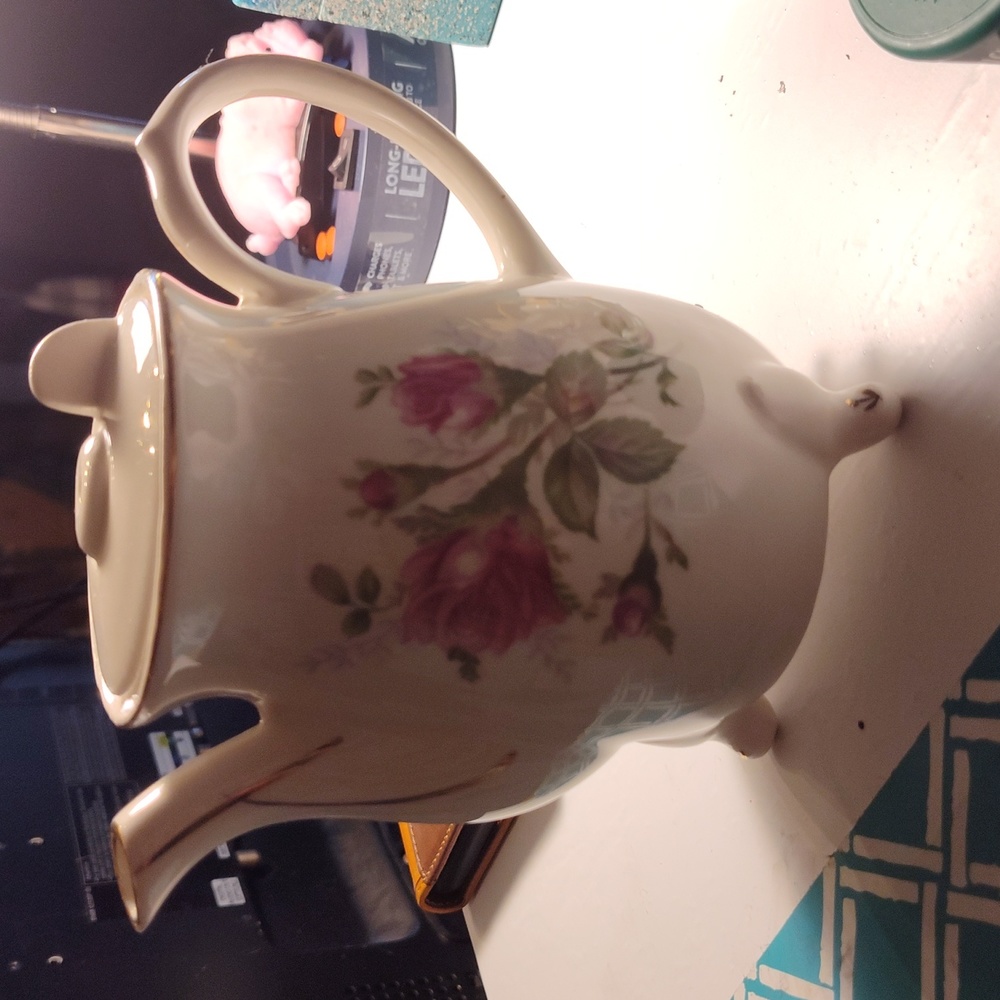 Tea pot